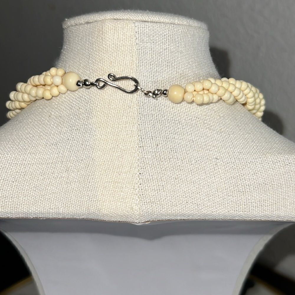 Vintage necklace monarch butterfly MOP inlay beaded cream - Picture 4 of 4